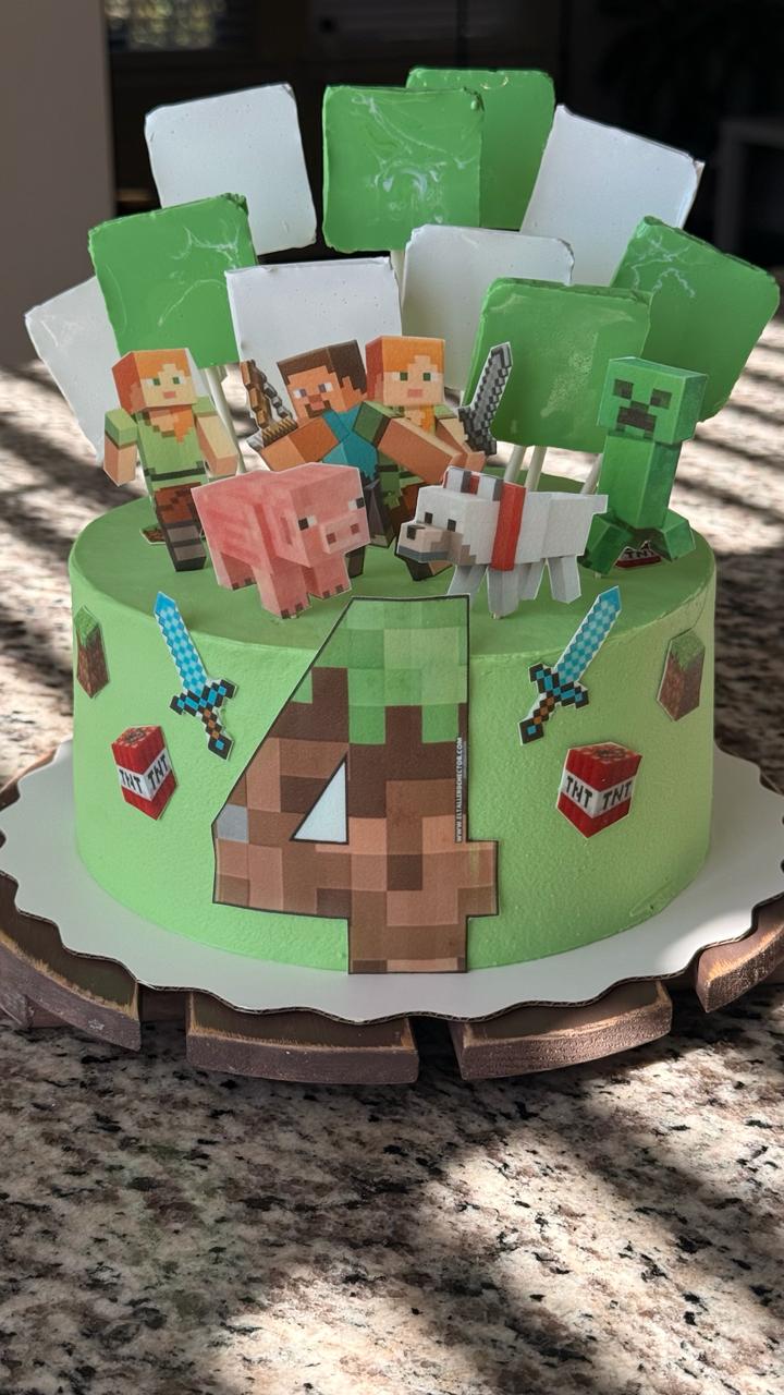 Custom cake creation 3 by La La Sweett