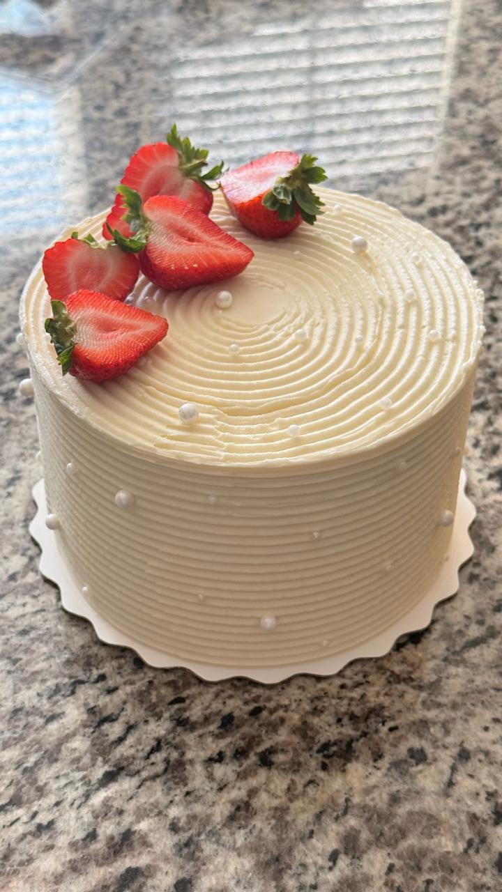Custom cake creation 5 by La La Sweett