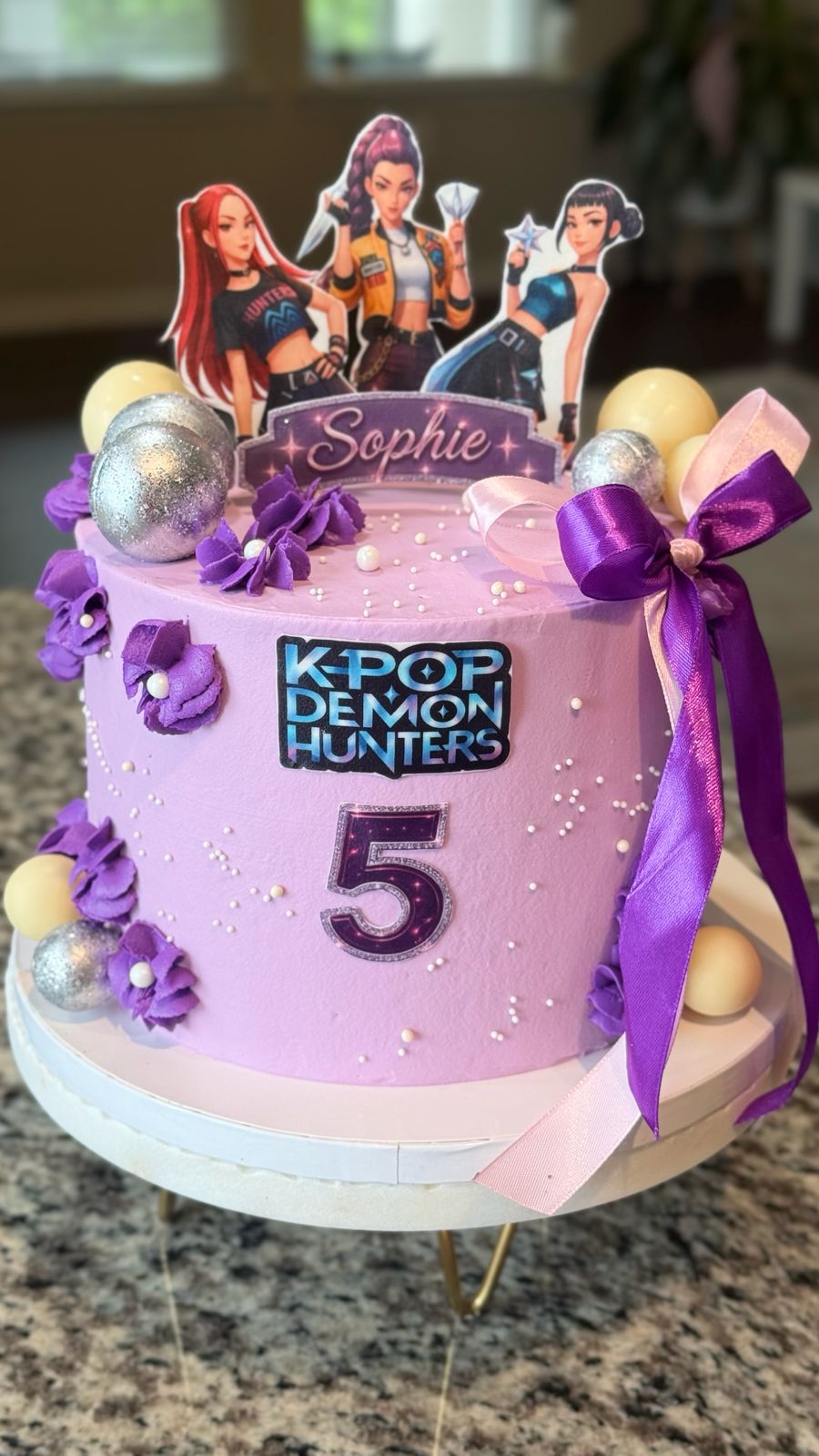 Custom cake creation 16 by La La Sweett