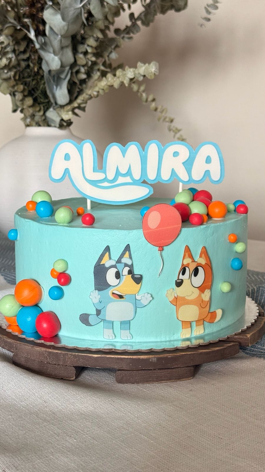 Custom cake creation 20 by La La Sweett